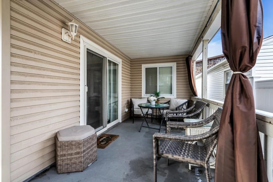 Relaxed Shore Getaway with Porch Seating 3BR with Sofa Bed Parking Included Apartment in Seaside Heights