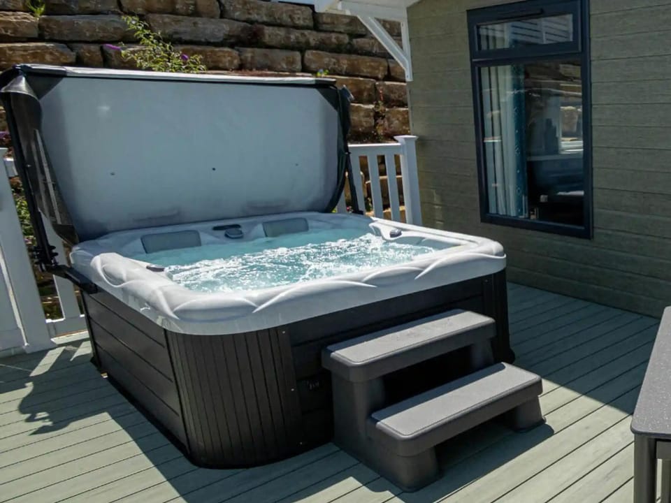 Hot Tub, Other