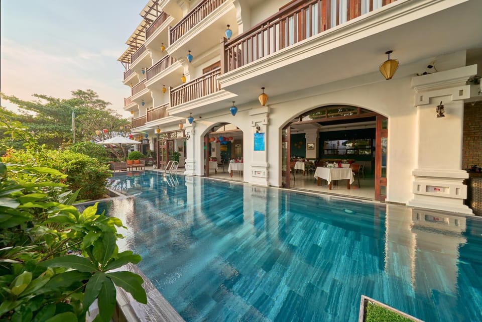 Property building, Restaurant/places to eat, Swimming pool, Breakfast