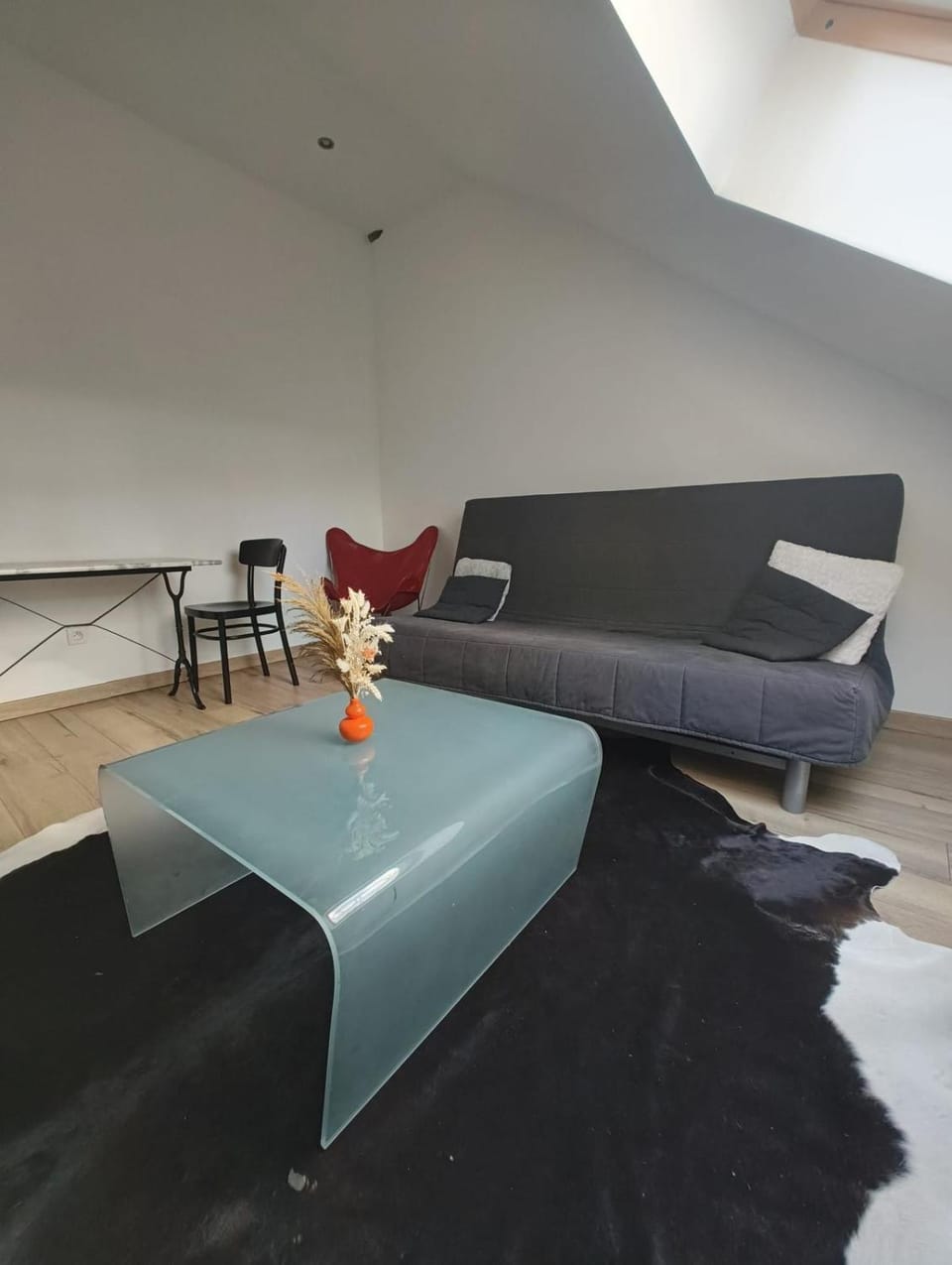 Appart cosy mansardé Dijon gare 1km animaux acceptés Apartment in Dijon