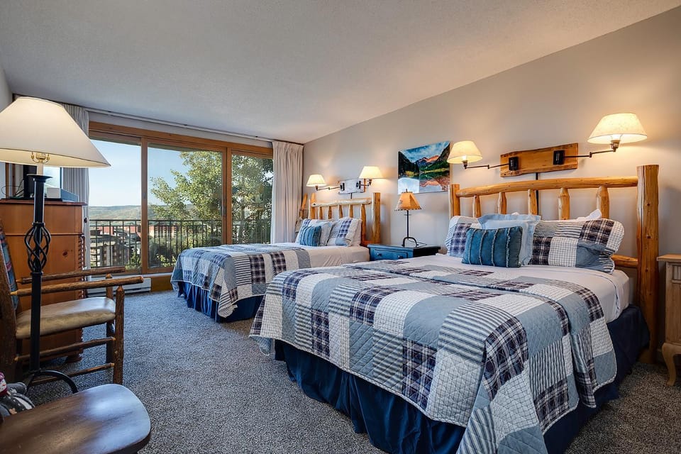 Bed, Day, Balcony/Terrace, Seating area, Bedroom, Mountain view, furniture