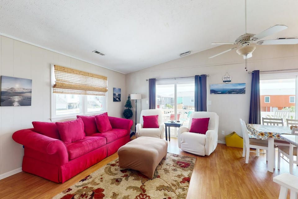 SC1515 Sunshine on Easy Street House in Surf City