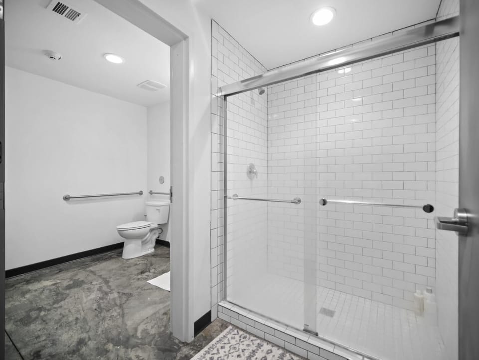 Shower, Toilet, Bathroom