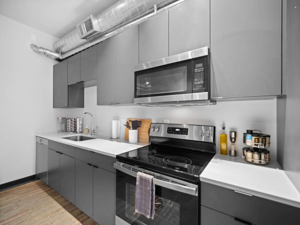 Coffee/tea facilities, Kitchen or kitchenette, dishwasher, oven, stove, toaster