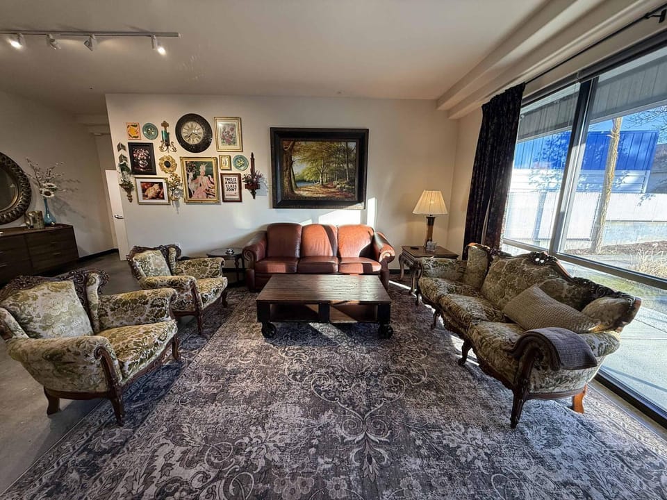 TV and multimedia, Living room, Seating area
