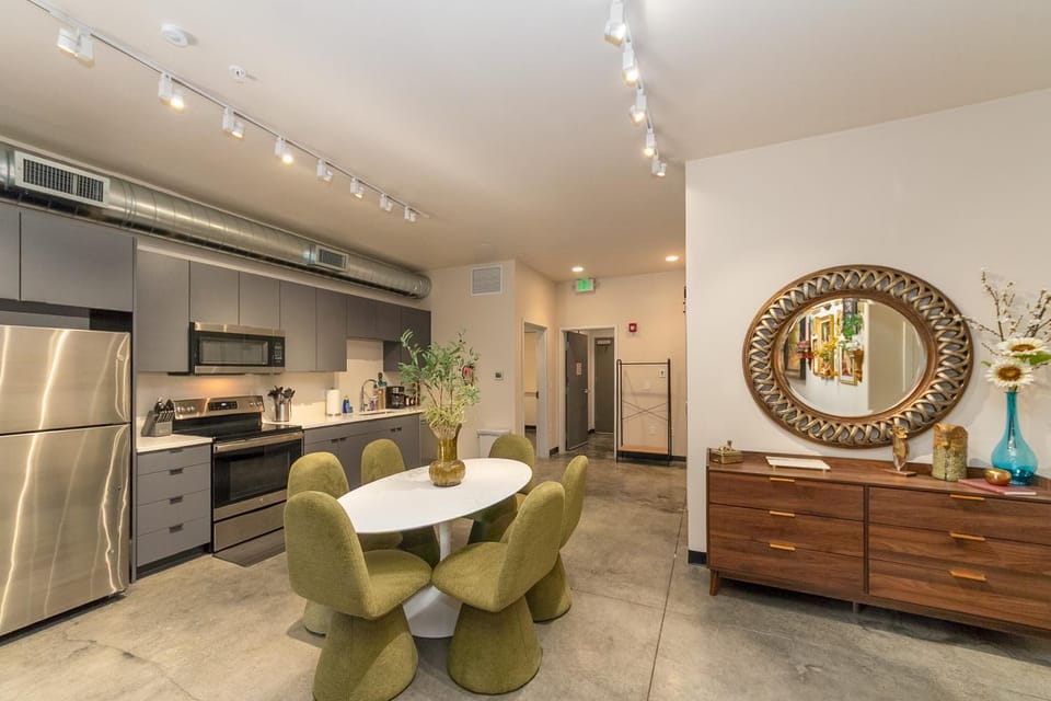 Kitchen or kitchenette, Living room, Seating area, Dining area, dishwasher, oven, stove