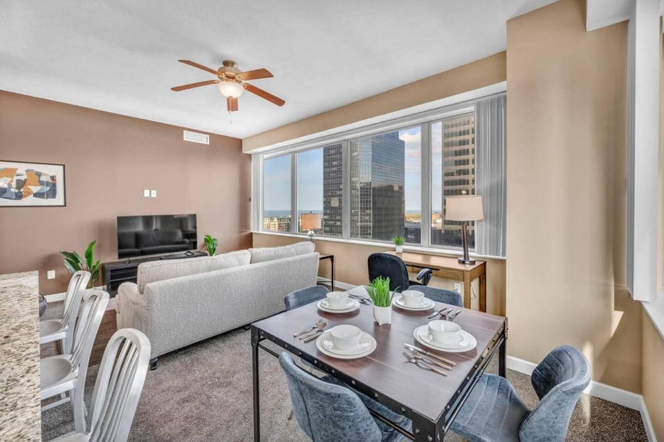 Seating area, Dining area