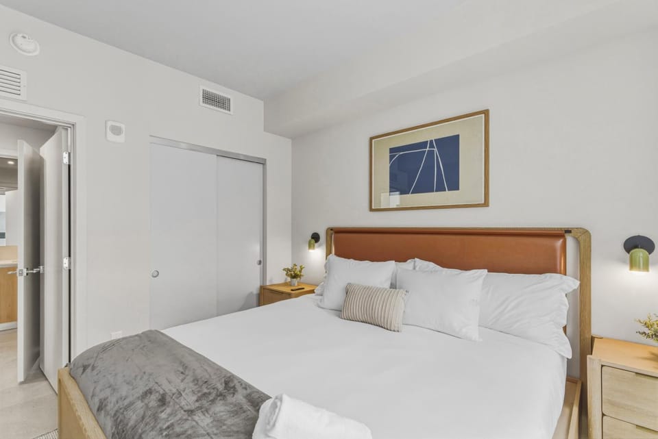 Bed, Bedroom, towels, wardrobe