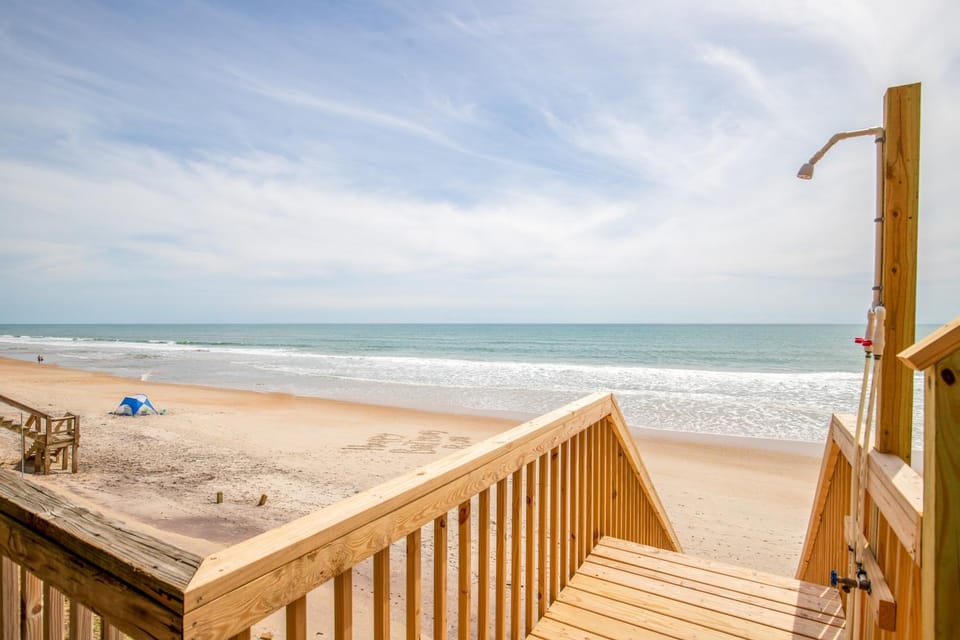 SC2204 Shore is Great House in Surf City