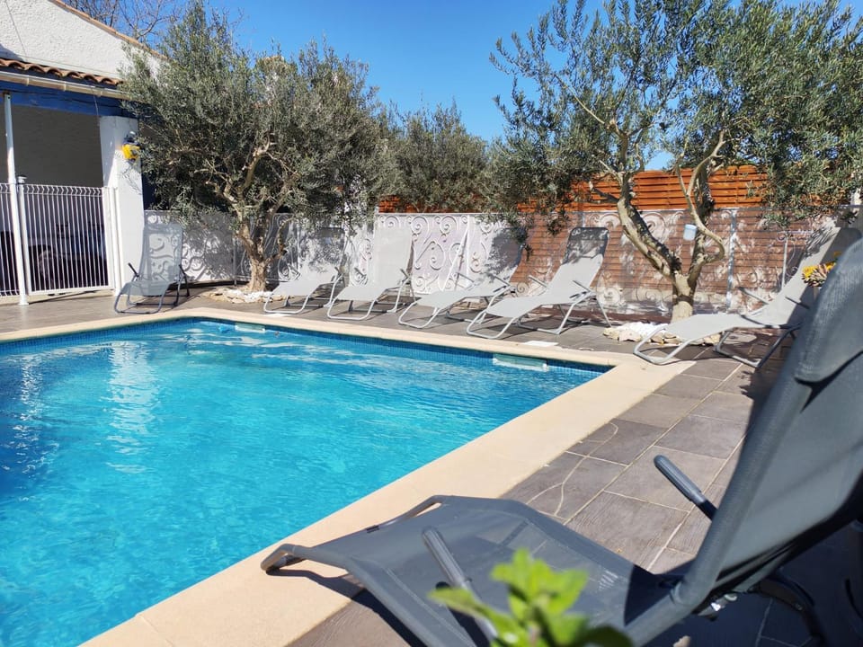 La Villa Familiale calme piscine-barbecue à Tarascon Villa in Tarascon
