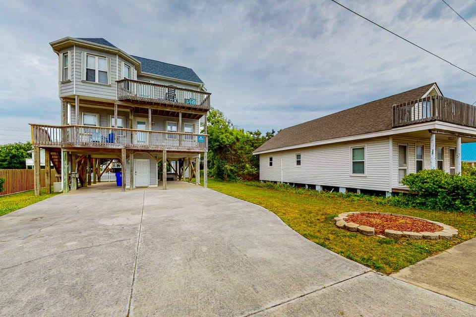 SC419 Gray Pearl House in Surf City