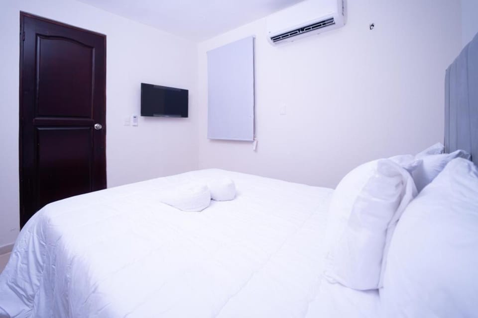 Bed, TV and multimedia, Bedroom, air conditioner