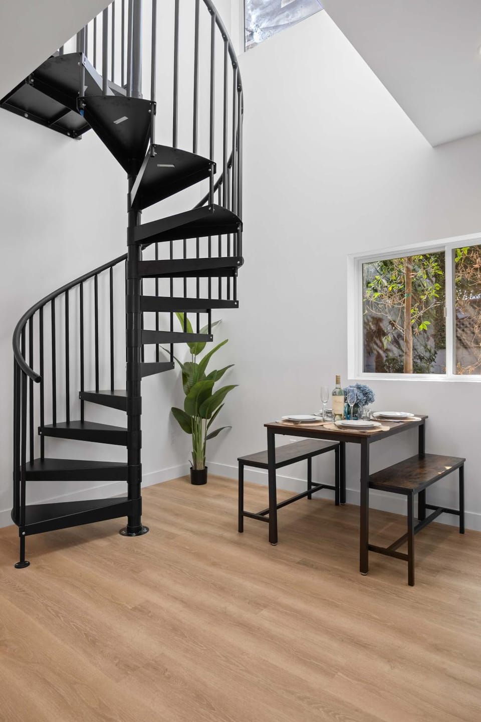 New Listing Iconic Venice Living by Colby & Conrad House in Venice Beach