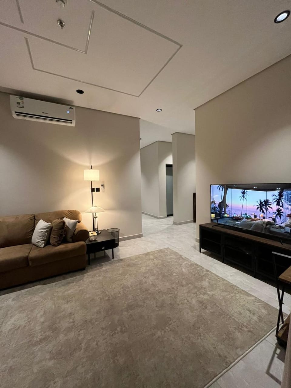 شقة فاخرة ثلاث غرف نوم و صاله و بلكونه خاصه Apartment in Al Khobar