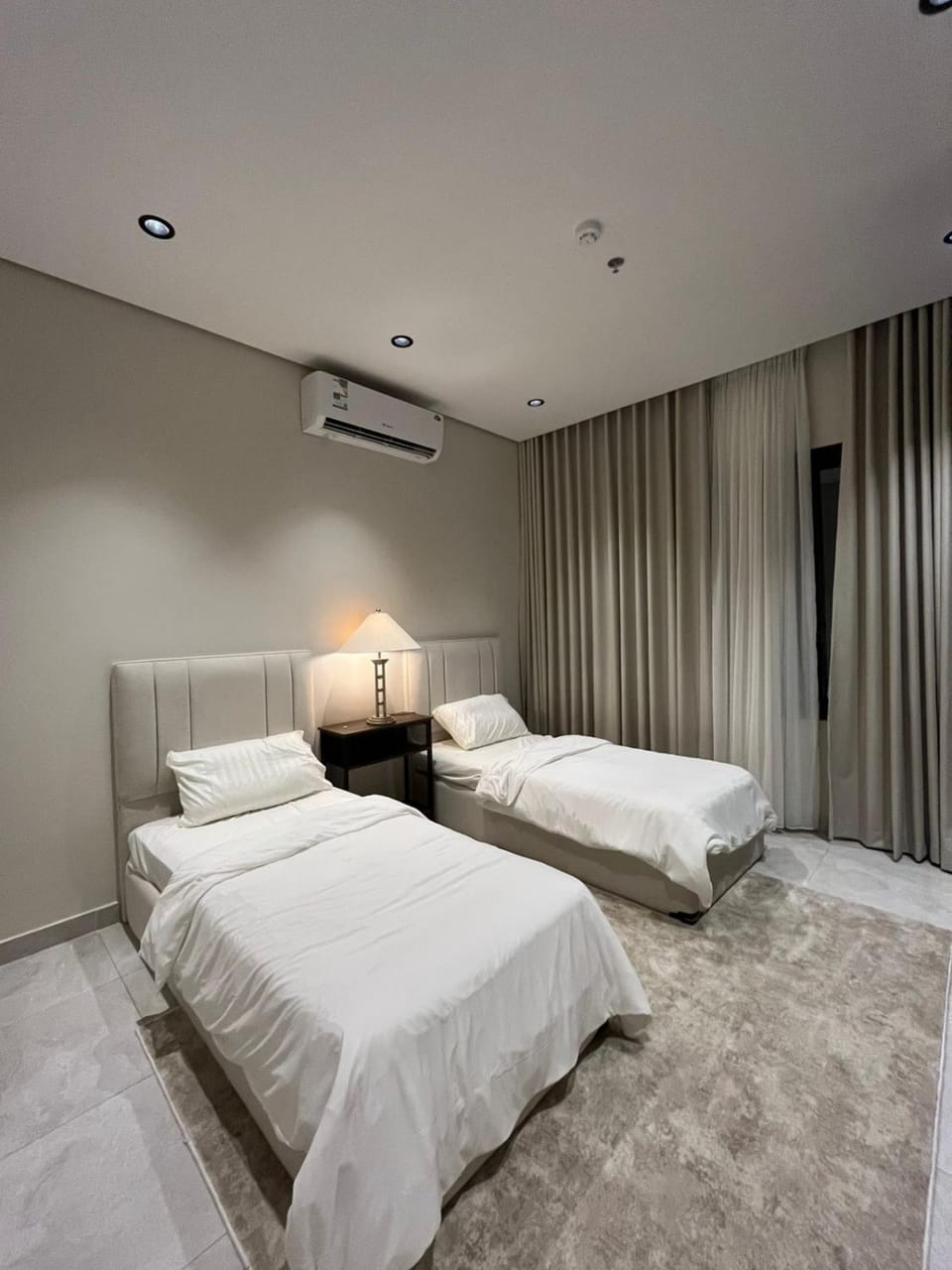 شقة فاخرة ثلاث غرف نوم و صاله و بلكونه خاصه Apartment in Al Khobar