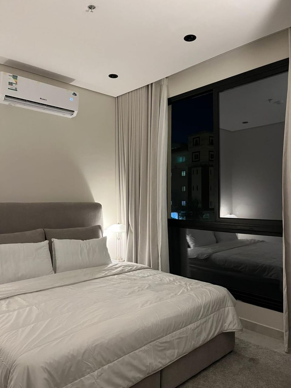 شقة فاخرة ثلاث غرف نوم و صاله و بلكونه خاصه Apartment in Al Khobar