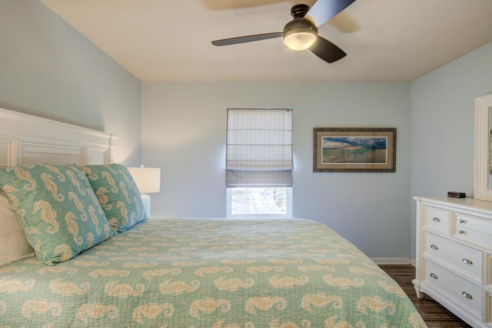SCSC825 Surf Condo 825- Beach Bliss House in Surf City