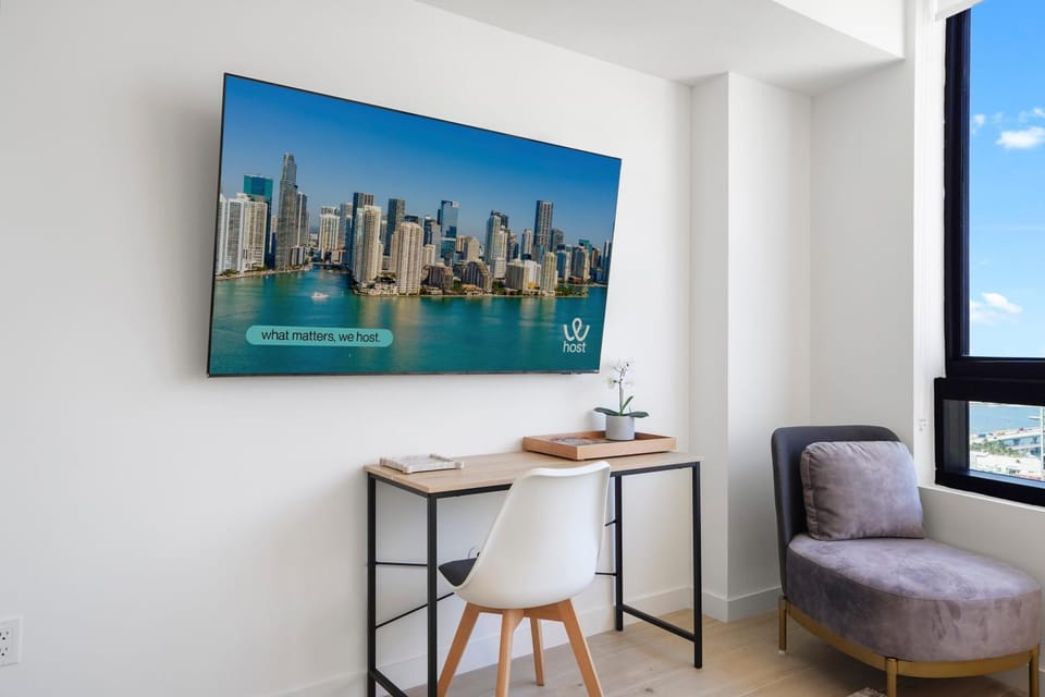 TV and multimedia, Living room, Dining area