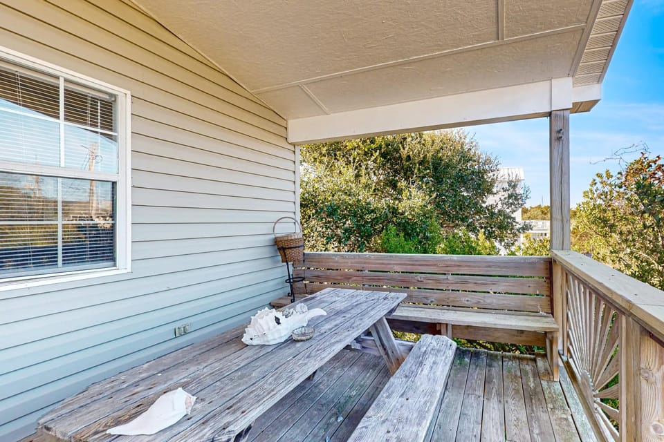 TB601 Clamshell Cottage House in Topsail Beach