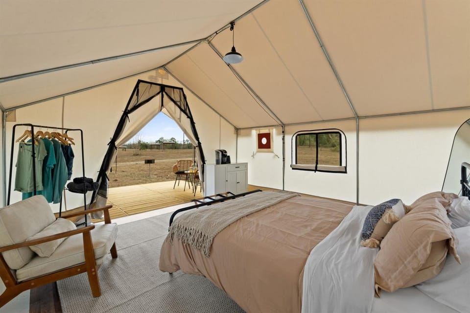 Free Kayak Included Dead Lakes Glamping Getaway Luxury tent in Florida