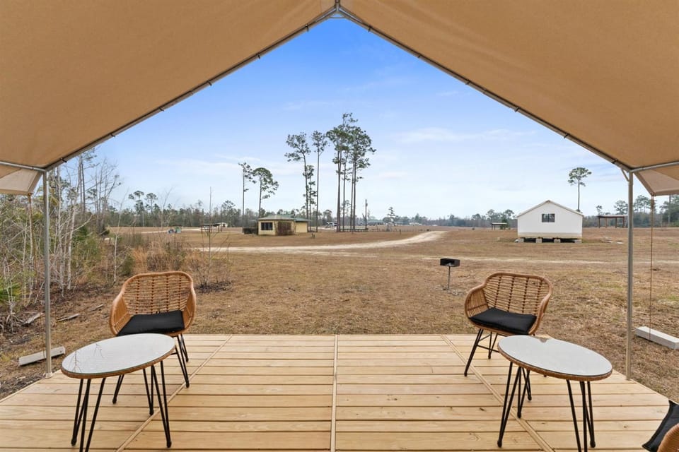 Stay & Paddle Free Lakeside Glamping Retreat Luxury tent in Florida