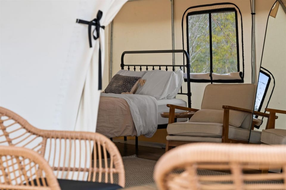 Stay & Paddle Free Lakeside Glamping Retreat Luxury tent in Florida