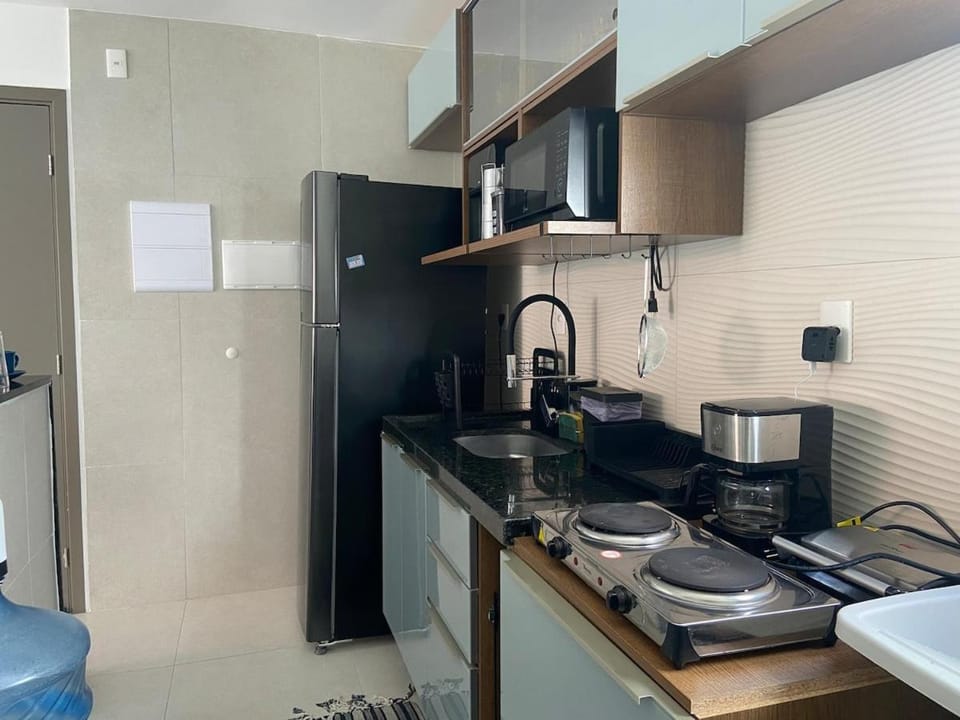 Coffee/tea facilities, Kitchen or kitchenette, oven, stove