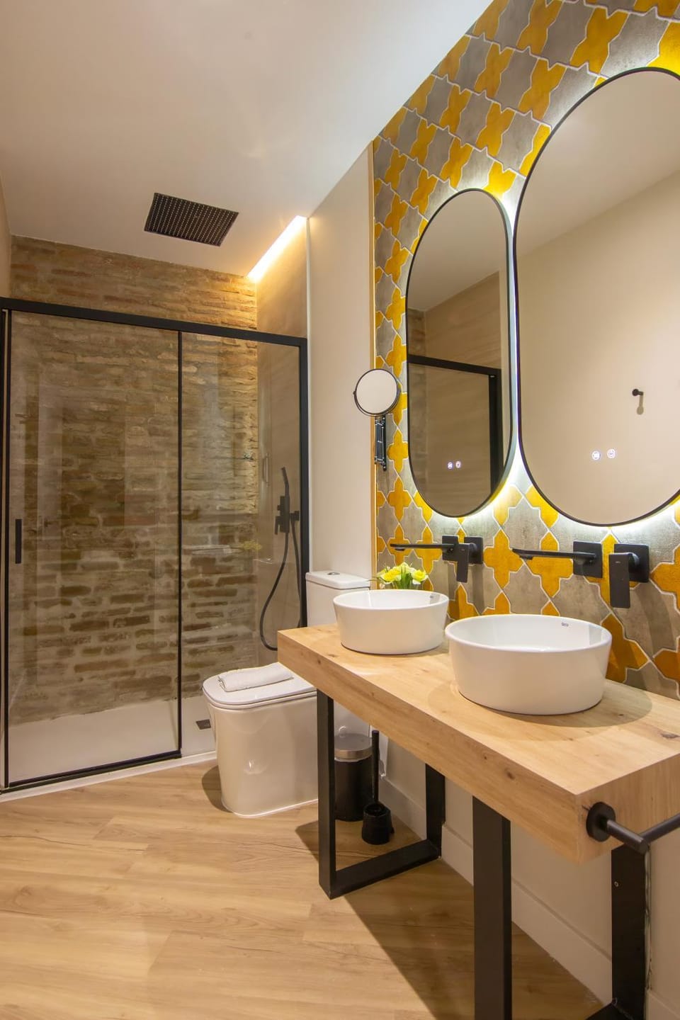 RentalSevilla Doña María Coronel Apartment in Seville
