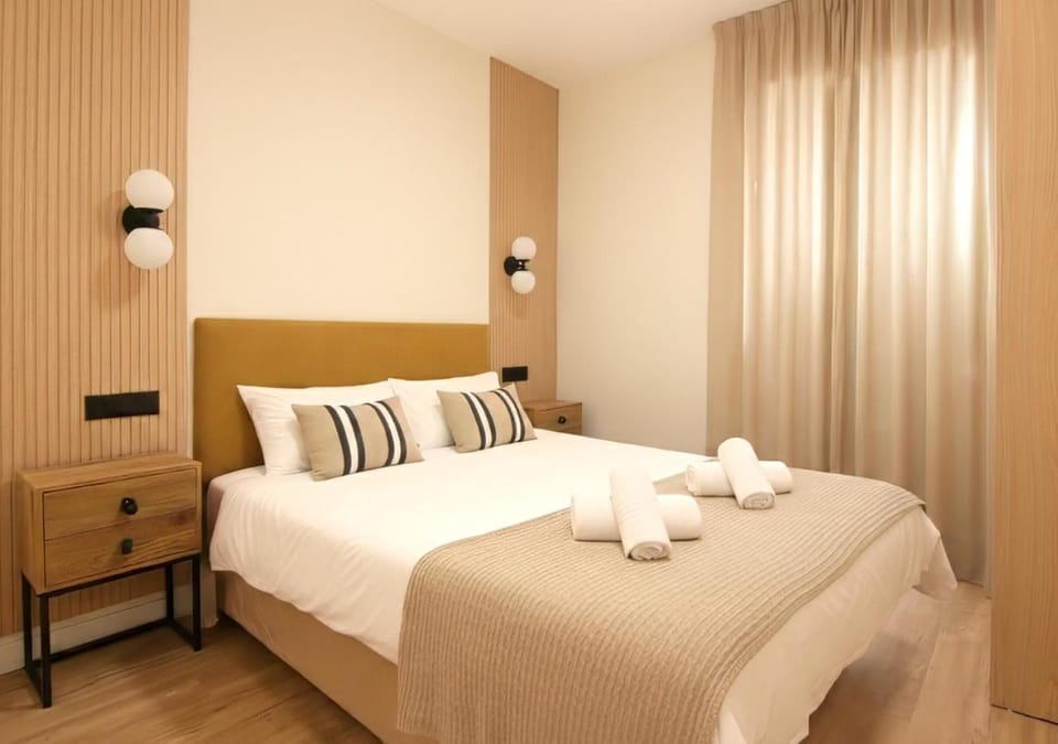 RentalSevilla Doña María Coronel Apartment in Seville