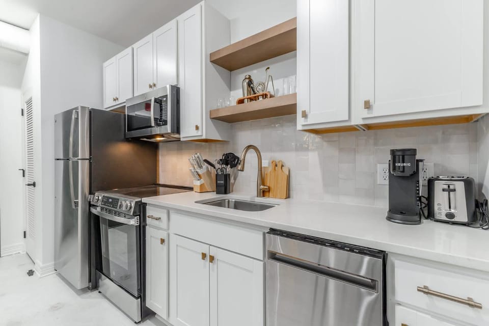 Coffee/tea facilities, Kitchen or kitchenette, dishwasher, oven, pet friendly, stove, toaster
