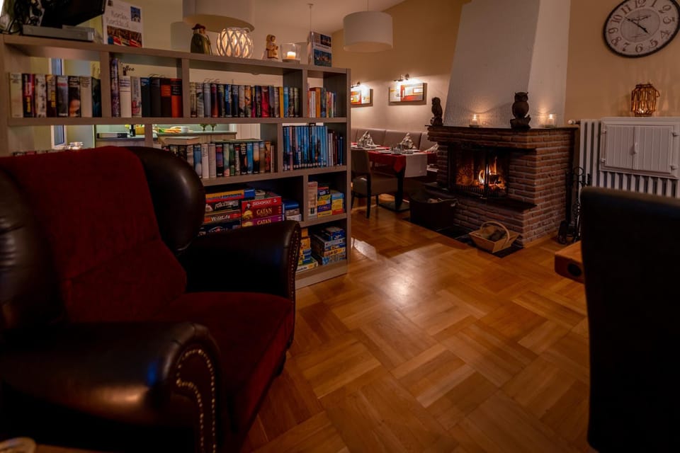 Library, Lounge or bar, Seating area
