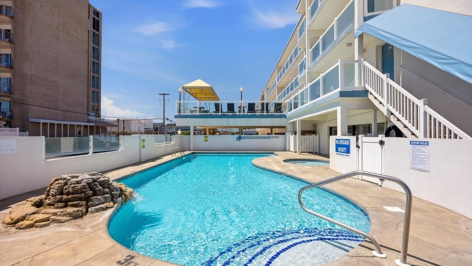 Beachfront WW Crest Condo Sleeps 6 House in Wildwood Crest