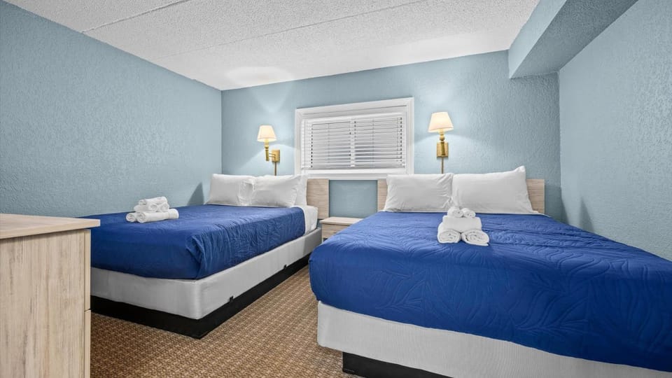Beachfront WW Crest Condo Sleeps 6 House in Wildwood Crest