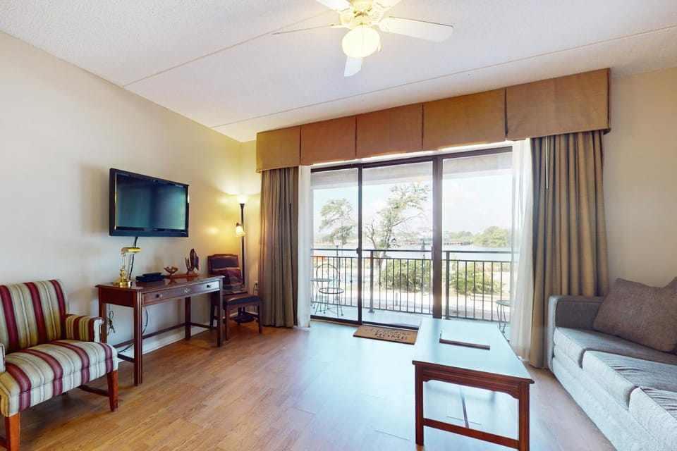 WI30B River View Suite 204 House in Wilmington