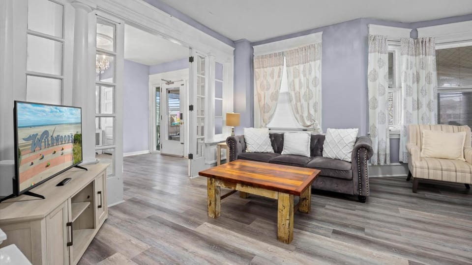10BR WW Victorian Beach House - Sleeps 30 House in Wildwood