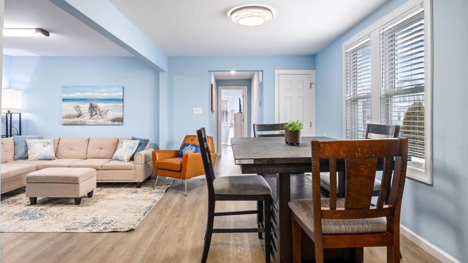 North WW 3BR 2nd Floor - Steps to the Beach House in Wildwood
