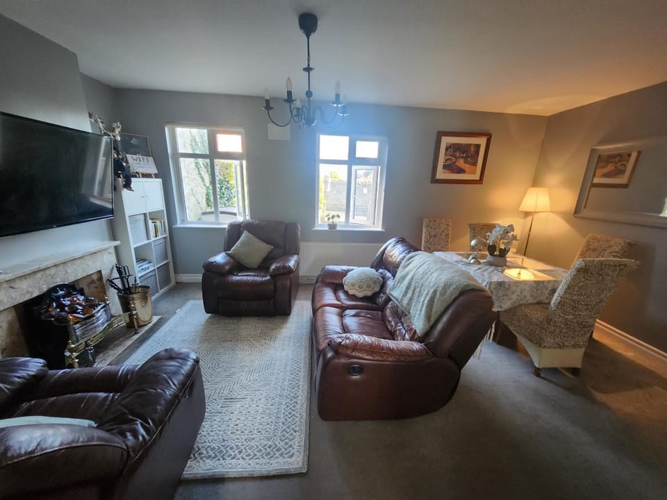 Spacious Garden Apartment Dublin 18 Parking WiFi Apartment in Dublin