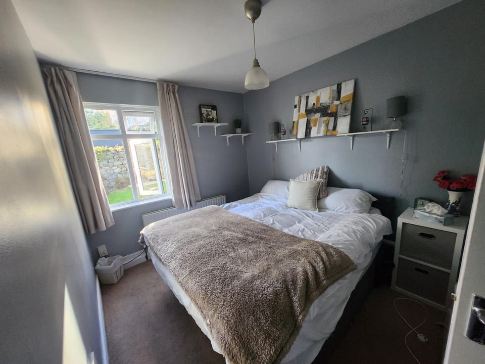 Spacious Garden Apartment Dublin 18 Parking WiFi Apartment in Dublin