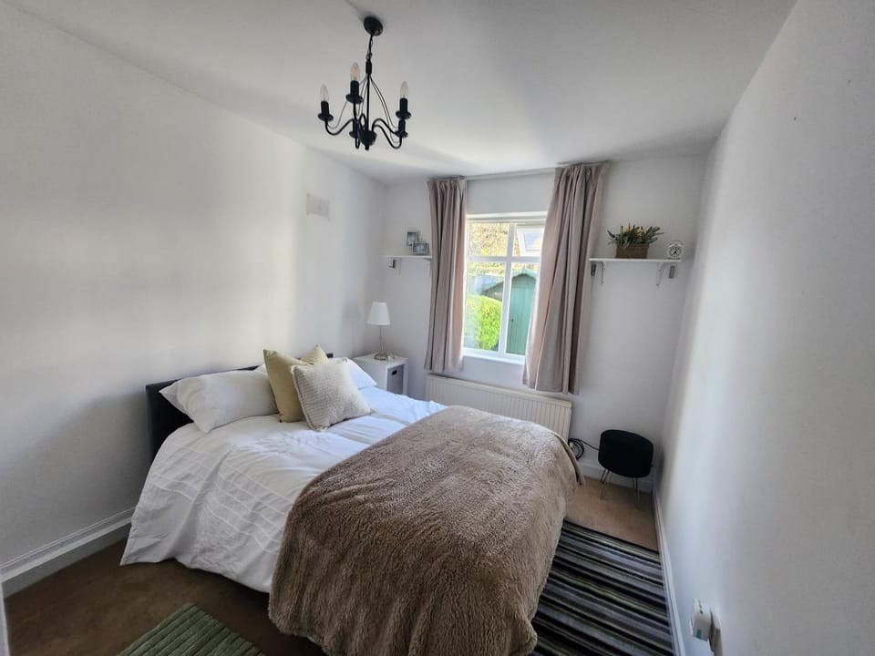 Spacious Garden Apartment Dublin 18 Parking WiFi Apartment in Dublin