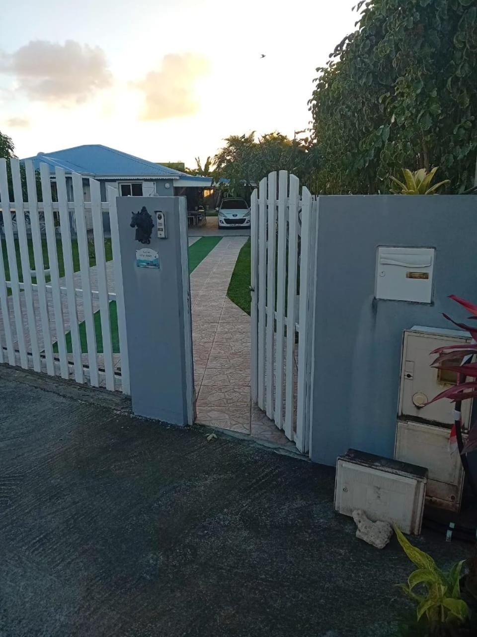 Facade/entrance