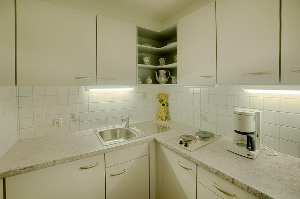 Kitchen or kitchenette, Decorative detail