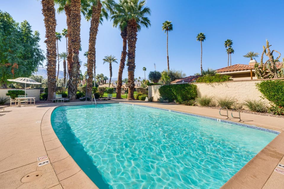 15 Mi to Coachella: Palm Desert Gem w/ Pool Access House in Palm Desert
