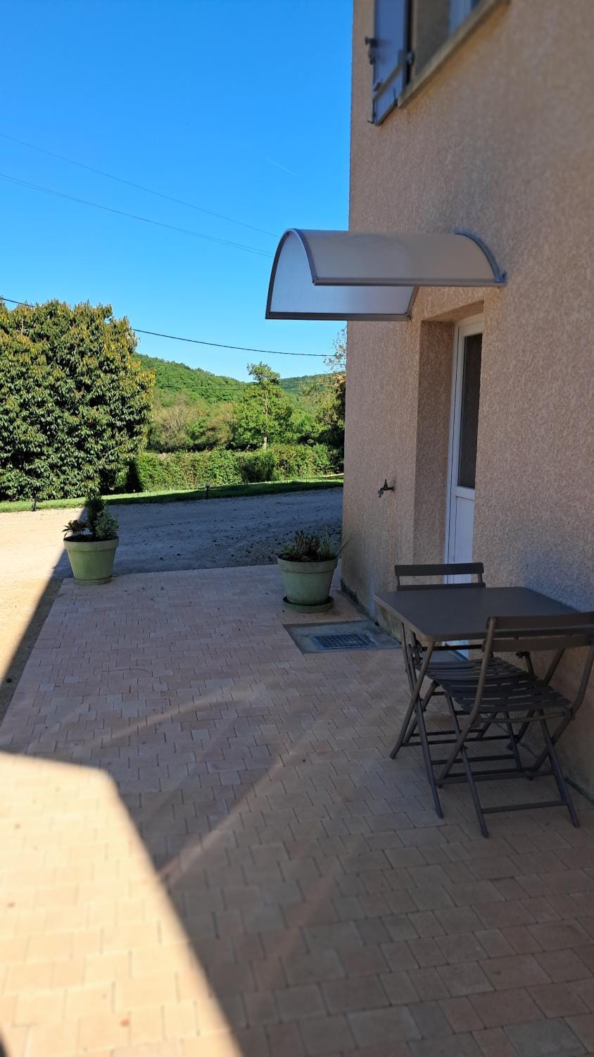 Hébergement dans le vignoble du Mâconnais Apartment in Bourgogne-Franche-Comté