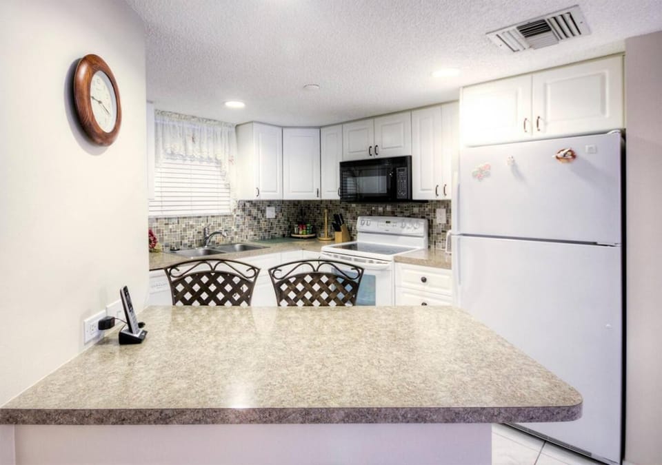 Le Frontenac 205 STR-01057 Apartment in Sunny Isles Beach