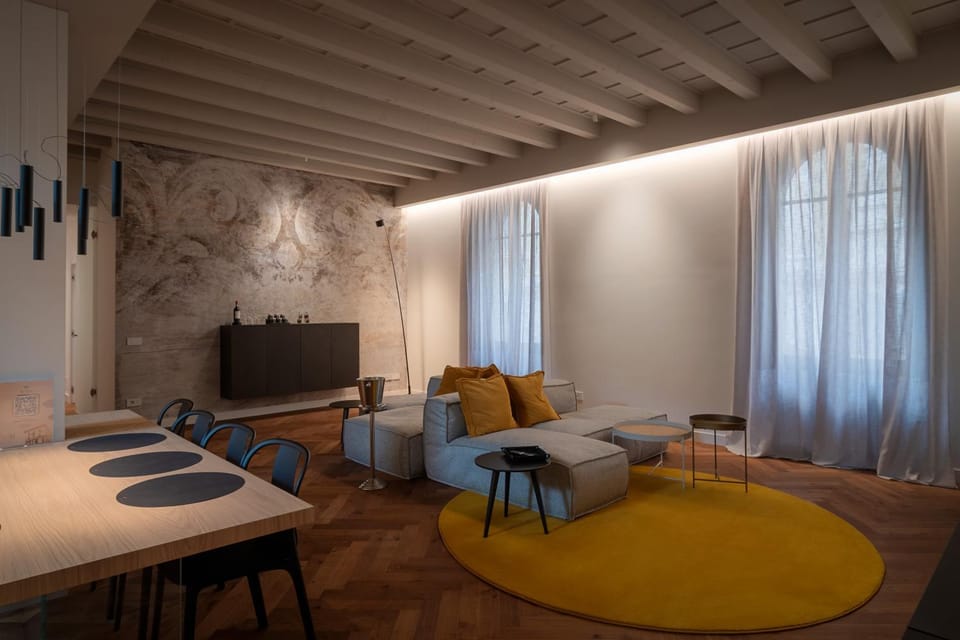 Lounge or bar