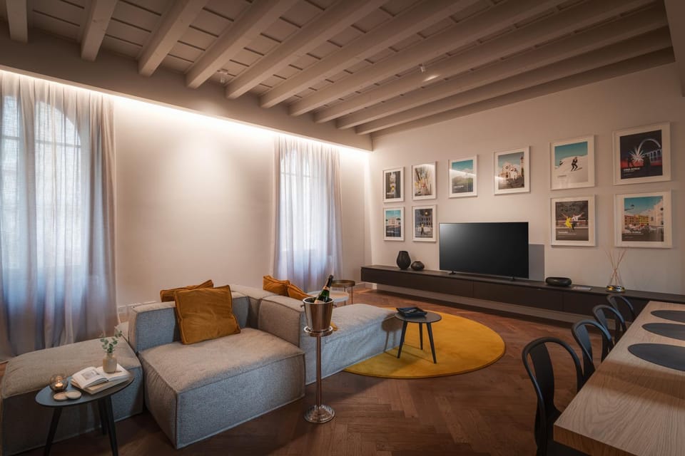 Communal lounge/ TV room, Lounge or bar