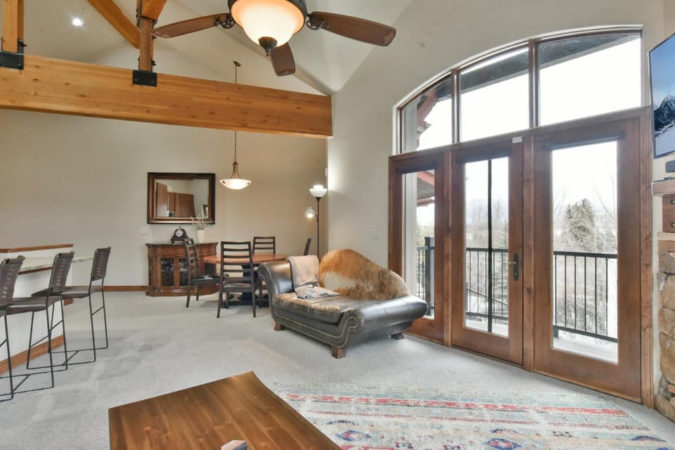 Marina Park Mountain View Townhome: Heart of Frisco Apartment in Frisco