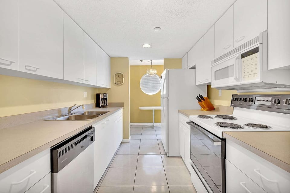 Le Frontenac 414 STR-01532 Apartment in Sunny Isles Beach