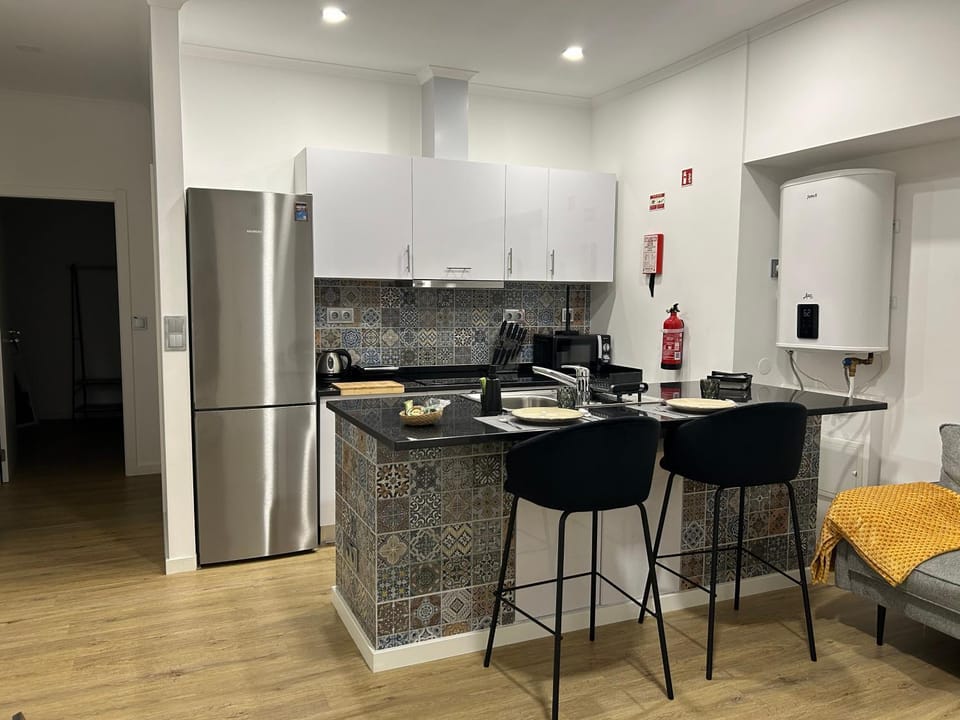 Kitchen or kitchenette, Dining area, stove