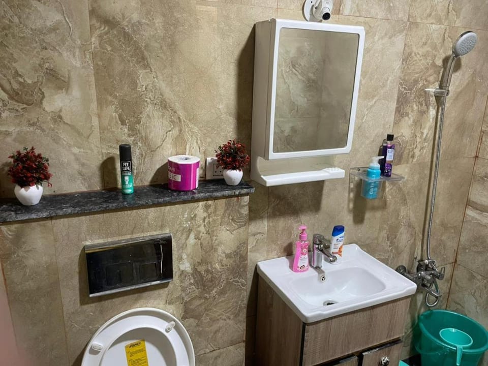 StayVerse74 Bed and Breakfast in Noida